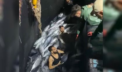 Karataş’ta Balıkçılar Soğuk Havaya Rağmen Denize Açıldı