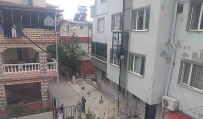 Dış Cephe Asansöründe Mahsur Kalan Kadın İtfaiye Sayesinde Kurtuldu