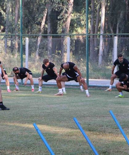 Adana 01 FK’dan Sezon Öncesi Net Mesaj: “Sahada Yüreğimizi Koyacağız”