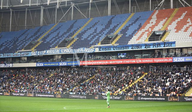 Tribünler Boş!
