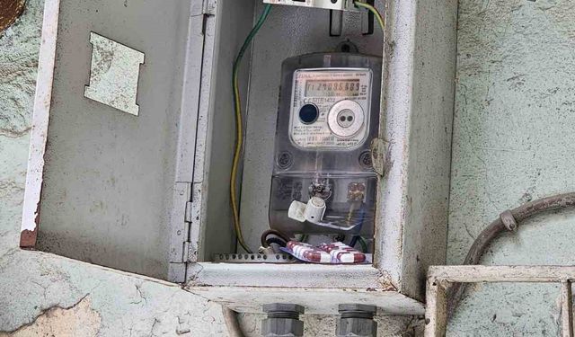 Elektrik Panosunda Kırmızı Reçeteli Uyuşturucu Hap Çıktı