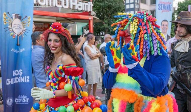 Mersin’de ’Kushimoto Sokak Sanatçıları Festivali’ Coşkusu