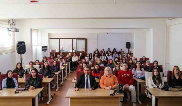 Belediye Üniversiteli Gençleri Ağırladı