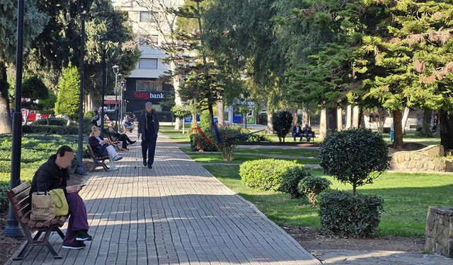 Adana'da Ocak Ayında Bahar Havası, Parklar Canlandı