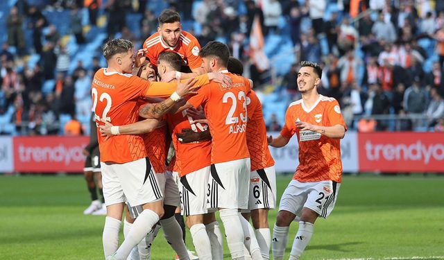Adanaspor, Evinde Konuk Ettiği Manisa FK Karşısında İlk Yarıyı 1-0 Önde Kapattı