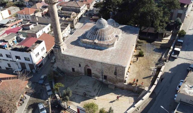 Kozan’da Tarihi Hoşkadem Camii Ramazan’a Hazır