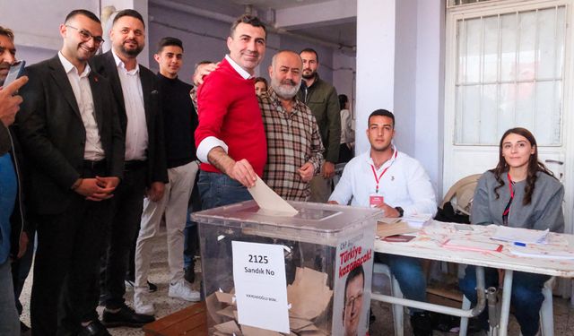 Vatandaş Sandıklara Akın Etti