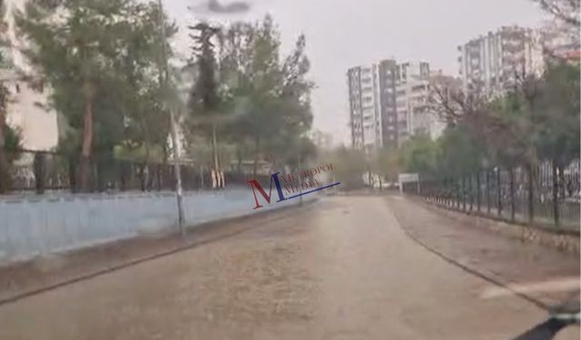 Etkili Yağış, Çukurova’da Rögar Taşmalarına Sebep Oldu