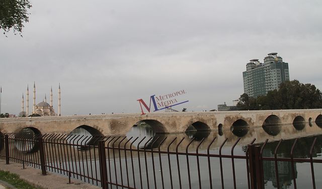 Seyhan Nehri'nde Kötü Koku Devam Ediyor