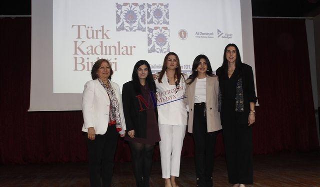 Türk Kadınlar Birliği 101. Yıl Meşalesini Yüreğir’de Yaktı