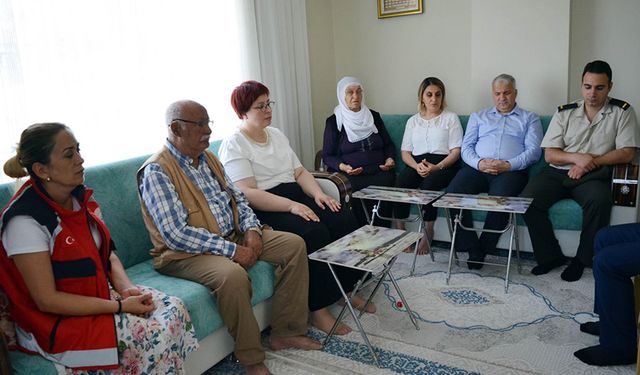 Ceyhan Kaymakamı Kurtyemez’den 25 Mayıs’ta Şehit Olanların Ailelerine Ziyaret