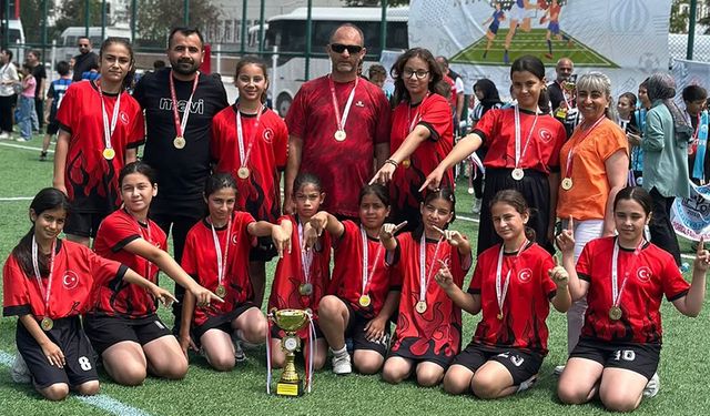 Kozanlı Minikler Türkiye Şampiyonu Oldu