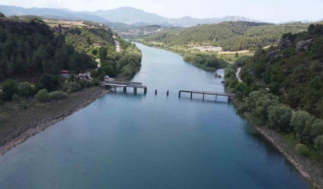 Aladağ’da Ziyaretçilerini Dinlendiren Doğa Manzarası