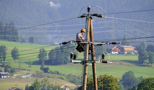 Adana’da Gün Boyu Sürecek Elektrik Kesintisi! İşte İlçe İlçe Saat Saat Kesinti Listesi