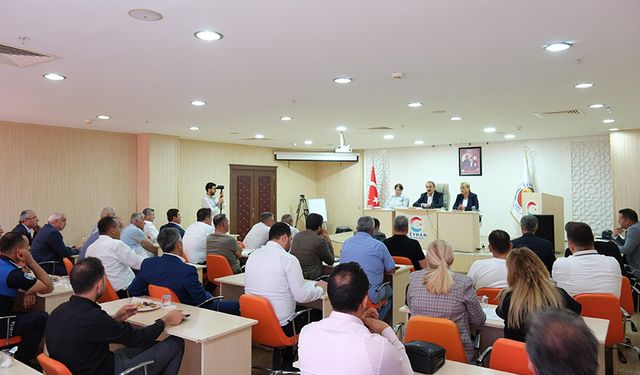 Ceyhan Belediye Meclisi’nde Başkan Aydar’a Tam Destek