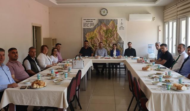 Feke’de Başhekim Şerif İçin Veda Yemeği Düzenlendi