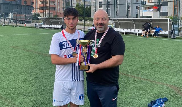 Seyhangücü U18 Takımı Tarihi Başarıya İmza Attı
