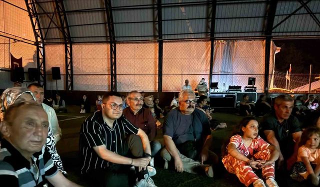 Saimbeyli’de Açık Hava Sinema Etkinliği Düzenlendi