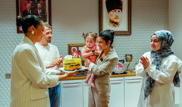 Ceyhan’da Herkesi Ağlatan Ziyaret: SMA Hastası Bebeğe Doğum Günü Sürprizi