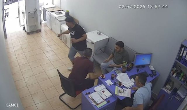 Deprem Hem Korkuttu Hem Güldürdü