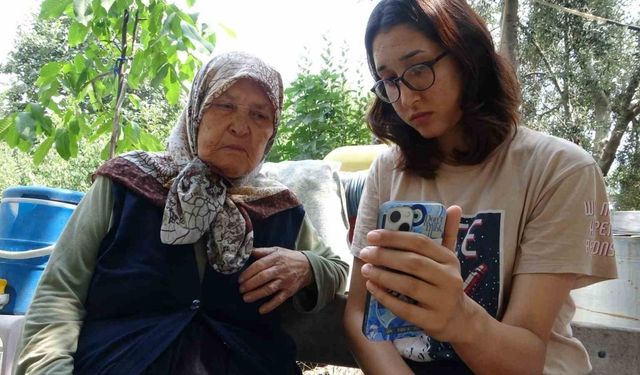 Evde Sağlıkta Yeni Dönem! Zübeyde Nine, Online Görüşmeyle Reçetesini Aldı