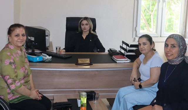 Feke Kaymakamı Yılmaz’dan Halk Kütüphanesine Özel Ziyaret