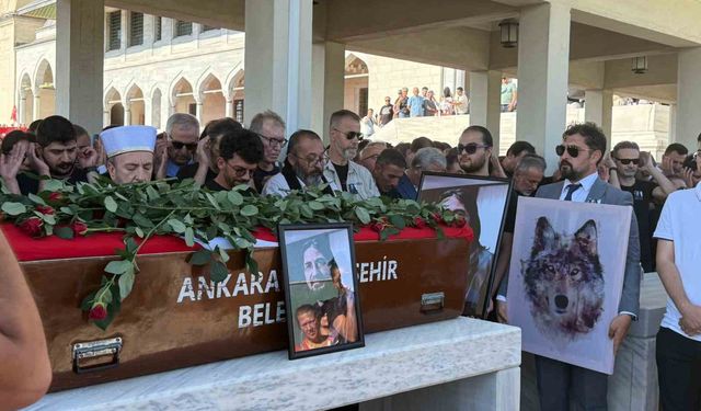 Nihat Genç Son Yolculuğuna Uğurlandı: Cenaze Törenine Yoğun Katılım