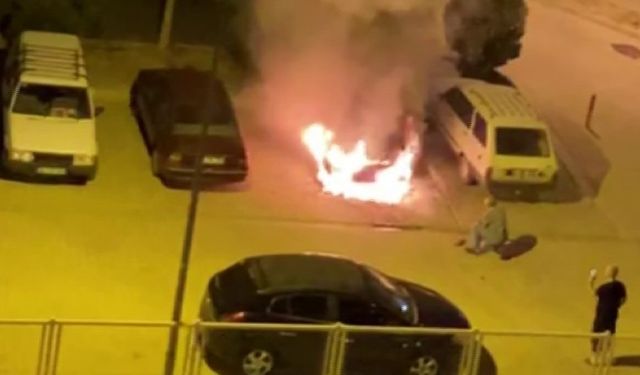 Otoparkta Korkutan Anlar: Araç İşte Böyle Yandı!