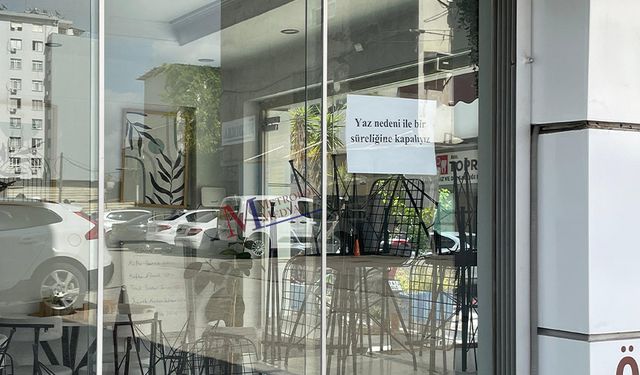 Adana’da Sıcak Havalara Dayanamayan Mekan, Kapılarına Astığı O Notla Gündem Oldu