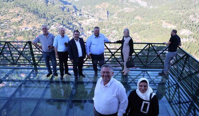 Sıcaktan Bunalan Adanalılar O İlçeye Akın Etti! “Manzara Harika, Hava Buz Gibi”