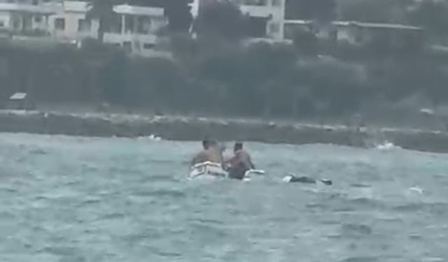 Sosyal Medya Uğruna Ölümle Oynadılar! Adana Karataş’ta Bot Alabora Oldu