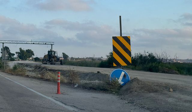 Tatile Gidenler Dikkat! Adana-Karataş Yolu Onarımda