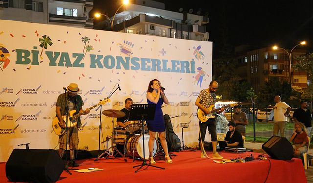 Ceyhan’da Yaz Akşamı Şöleni! Akustik Ezgilerle Dolu Unutulmaz Gece