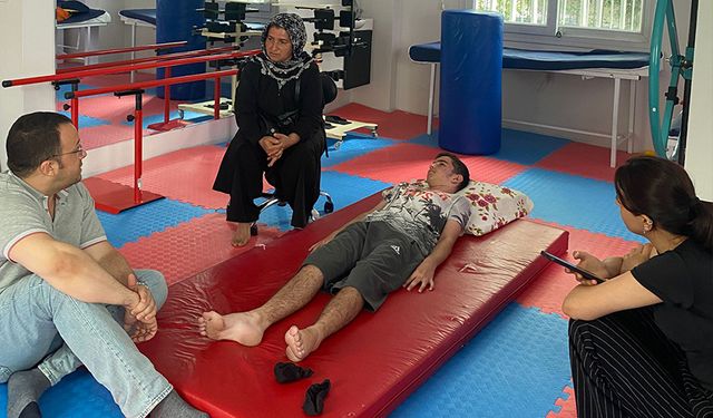 Adana’da Örnek Doktor! Özel Çocuklara Özel İlgi