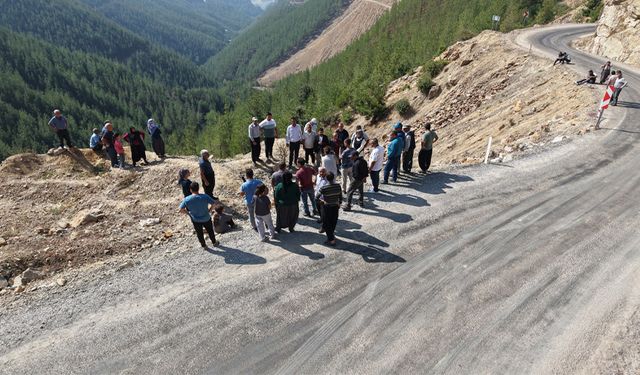 “Yetkililer Neredeydi?” 5 Kişinin Öldüğü Yolda Aileler Ayakta