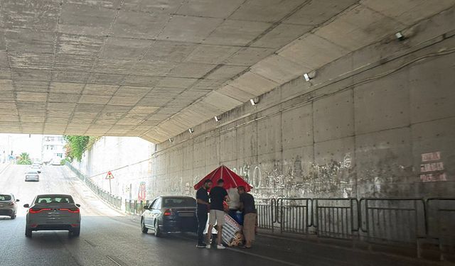 Ne Trafik Ne Güvenlik Umurunda! Seyhan’da Şaşkına Çeviren