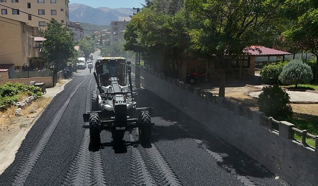 Fen İşleri Müdürlüğü Sahada: Asfalt Serildi, Yollar Açıldı