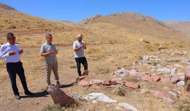 Göçerlerin Sessiz Hatıraları: Mezarlıklar Yıllara Direniyor