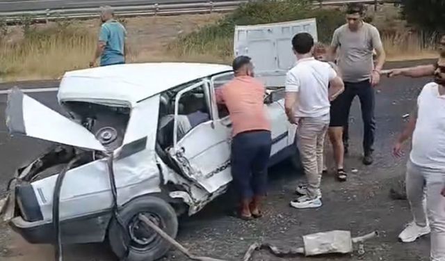 Adana Otoyolu’nda Can Pazarı! Araçta Sıkışan Yaralıyı Böyle Kurtardı