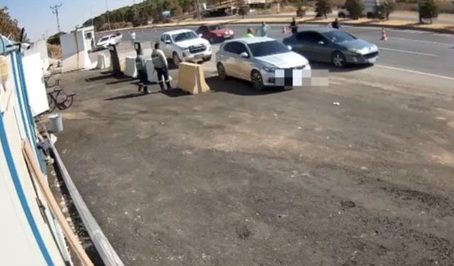 Polise Çarpıp Kaçtı, Araçtan Uyuşturucu Fışkırdı