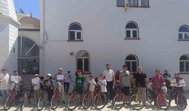 Sabah Namazına 40 Gün Devam Eden Öğrencilere Bisiklet ve Sürpriz Ödüller
