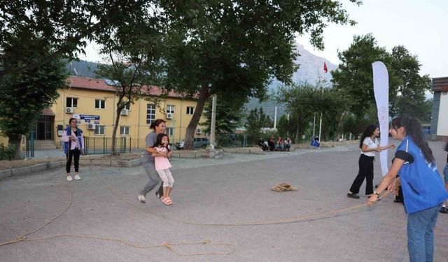 Sinema Tırı Pozantı’da Perde Açtı! Sırada Hangi İlçe Var?