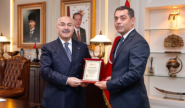 Çukurova Havalimanı'nda Yeni Dönem! Vali Köşger, DHMİ Yetkililerini Ağırladı