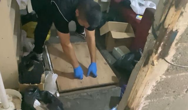 Adana’da 31 Bin İlaç ve Tıbbi Malzeme Gizli Bölmede Bulundu