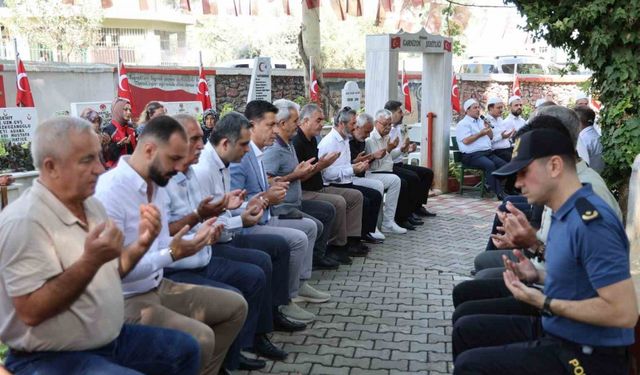 Adanalı Şehit Özkozanoğlu, Kabri Başında Dualarla Anıldı