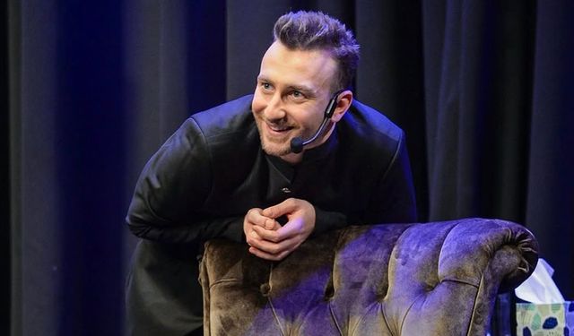 Adanalılar Hazır Olun: Sefa Doğanay’ın Stand-Up Gösterisi Kaçırılmayacak!