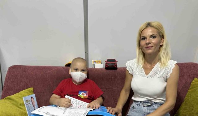 Anne ve Oğulun Fedakarlık Dolu Kanser Hikayesi Gönülleri Fethetti