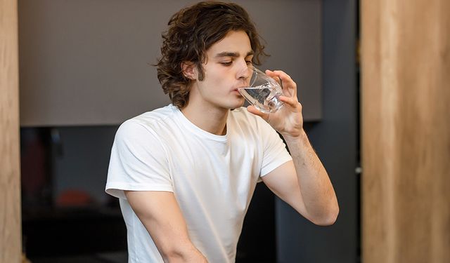 Günde 2,5 Litre Su İçmezseniz Vücudunuzda Neler Olur? İşte Uzman Tavsiyesi