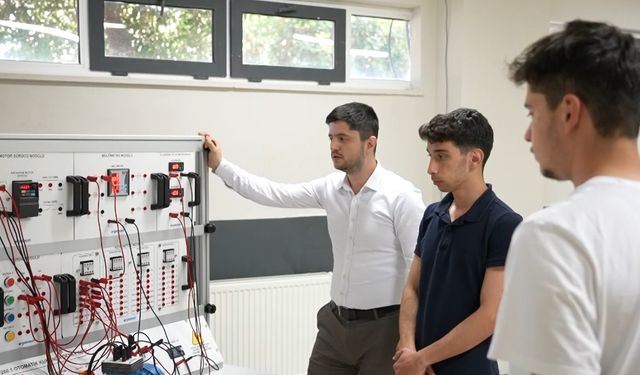 Diploma Aldığınız Gibi İş Bulun: Yapay Zeka ile Uyumlu Bölümler İş Garantili