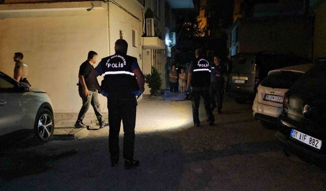 Sabaha Karşı Silah Sesleri! Seyhan’da Bir Kişi Evinin Önünde Öldürüldü